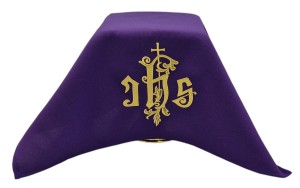 Fioletowy welon na kielich IHS z krzyżem