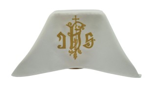 Welon kielichowy w kolorze białym - haft IHS z krzyżem