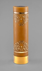 Świeca ołtarzowa olejowa z dodatkiem wosku delikatnie zdobiona