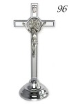 Krzyż stojący z medalem Benedykta w kolorze srebra 