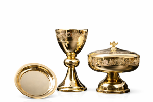 Zestaw naczyń liturgicznych z motywem winogrona kielich + patena+ puszka 