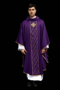 Ornat fioletowy z haftem krzyż