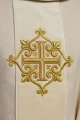 ornat z haftowanymi krzyżami-4