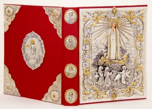 Okładka na ewangeliarz – ręcznie zdobiona, metaloplastyka,  Matka Boża Fatimska z dziećmi 