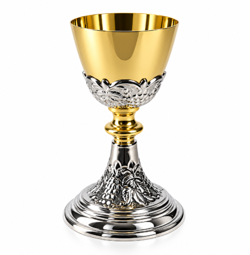 Kielich liturgiczny z motywem winogron