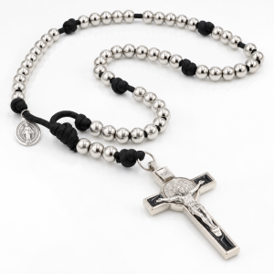 Różaniec Wojownika Maryi – stal chirurgiczna 10 mm, Paracord III, krzyż św. Benedykta