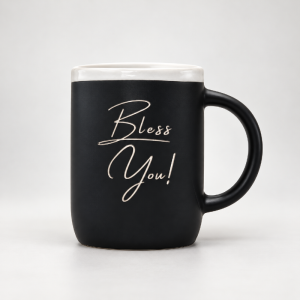 Czarny kubek z białym grawerem „Bless You!” – 310 ml