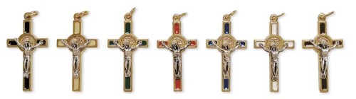 Krzyż Benedykta 8 cm w kolorze złotym z kolorowym wypełnieniem-1
