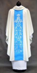 Ornat Maryjny ecru z ozdobnym pasem FP-91 M 