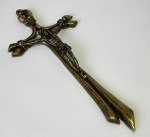 Krzyż ścienny w kolorze starego złota O/187