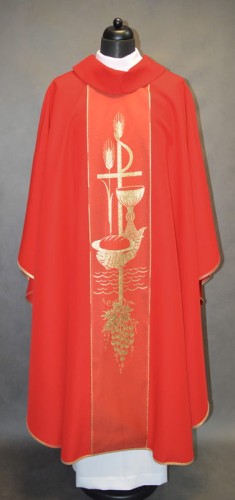 Czerwony ornat z symbolami eucharystycznymi 207