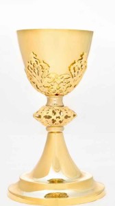 Kielich do Mszy Świętej 003 ze złotymi zdobieniami na czarze