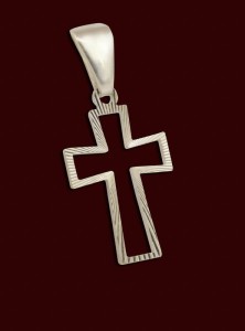 Srebrny krzyż z wycięciem kd045