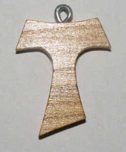 Krzyż TAU drewniany