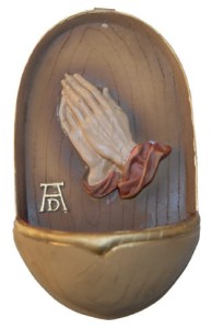 Kropielnica domowa z masy żywicznej, modlące się ręce H069-12