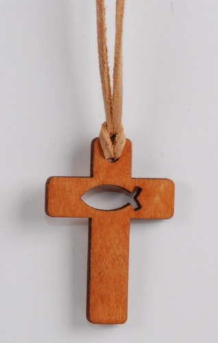 Zawieszka drewniana - krzyż z wyciętą rybką 
